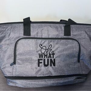 Thirty-One Bake and Take Holiday Cooler Thermal Gray Tote Oh What Fun NWOT